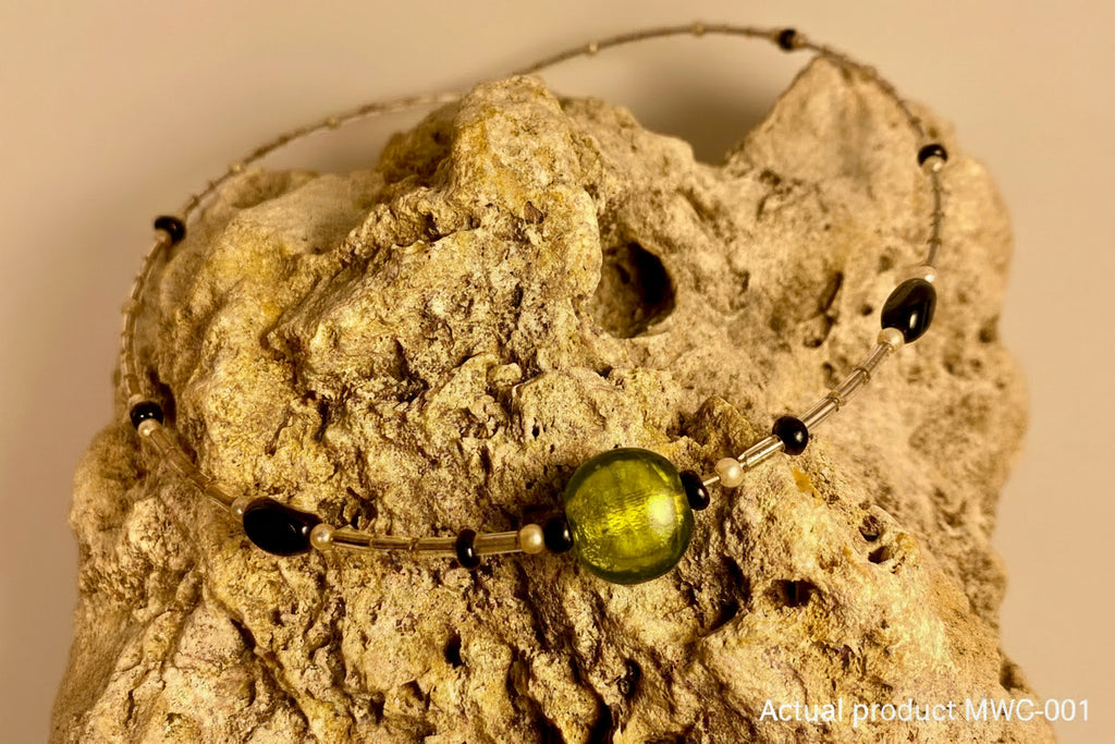 Chartreuse Foil Glass & Black Memory Wire Choker MWC-001